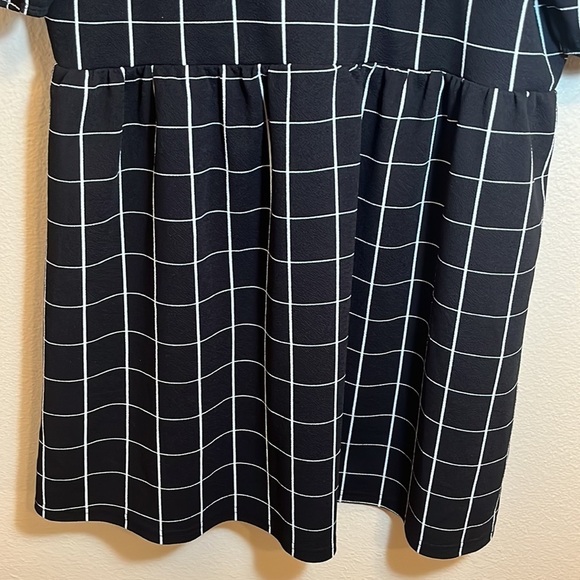 Shein Curve Plus Size Mini Short Sleeve Dress - Picture 9 of 13